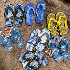 7 pairs of Kids Flip Flops